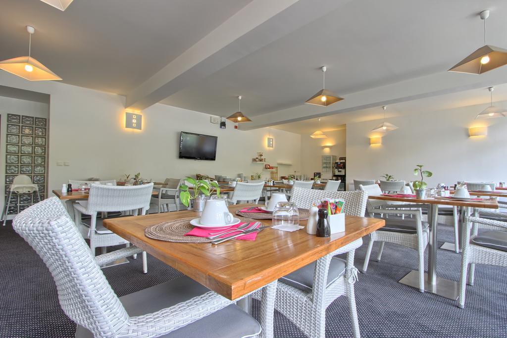 Logis Hotel & Restaurant - Le Manoir De Sauvegrain Saint-Lambert  Екстер'єр фото