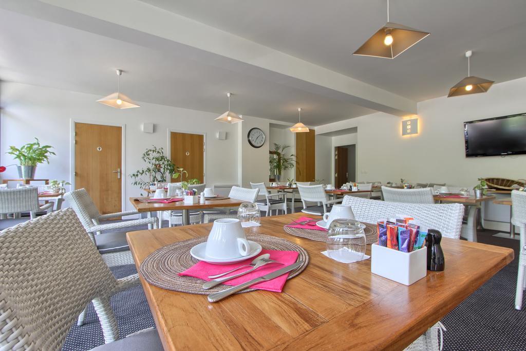 Logis Hotel & Restaurant - Le Manoir De Sauvegrain Saint-Lambert  Екстер'єр фото