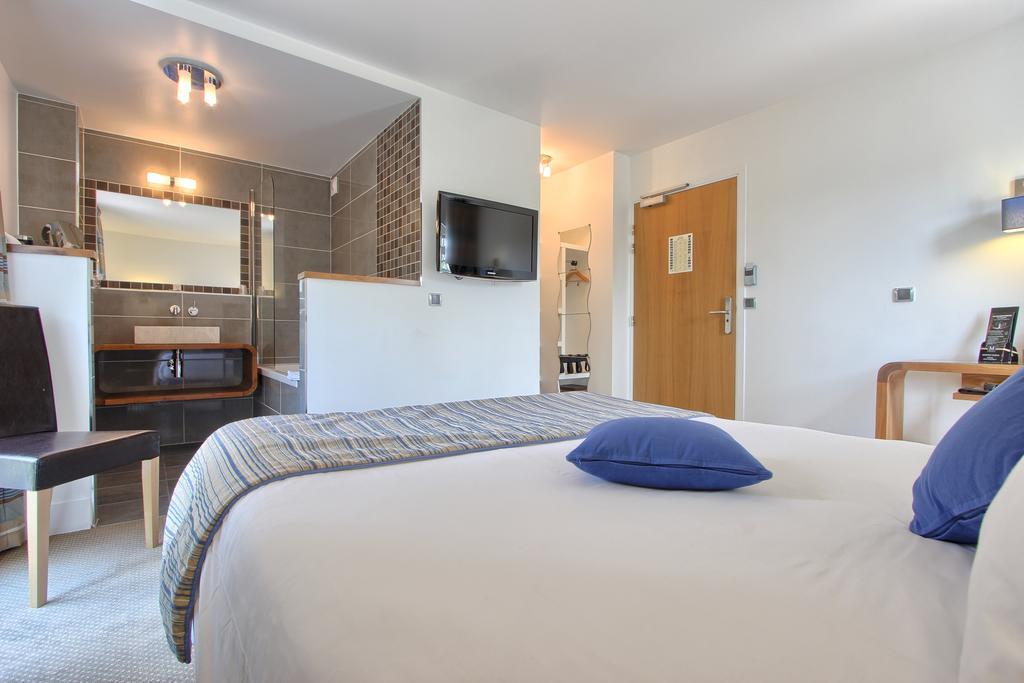 Logis Hotel & Restaurant - Le Manoir De Sauvegrain Saint-Lambert  Екстер'єр фото